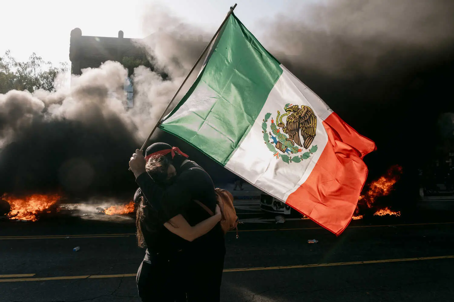 Протести проти міграційних рейдів у Лос-Анджелесі: сутички з поліцією, газ та Нацгвардія на вулицях